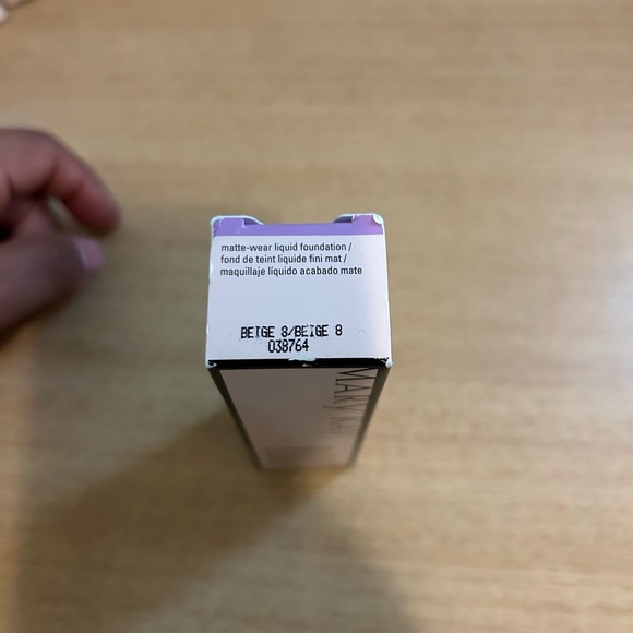 Mary Kay Matte-Wear Liquid Foundation - Picture 1 of 3